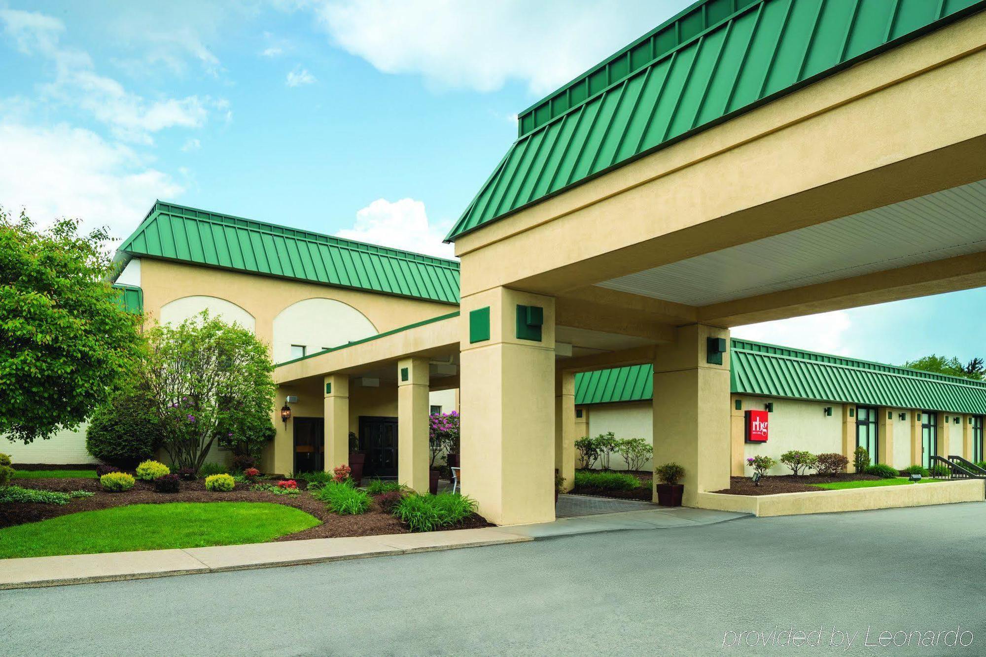 Ramada By Wyndham Indiana Exterior foto
